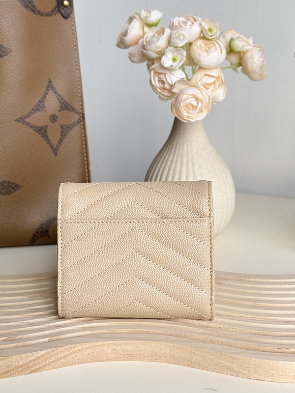 イヴサンローラン財布背面デザイン